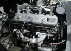 Động cơ Isuzu C240 PKJ