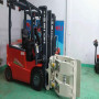 Xe nâng kẹp cuộn