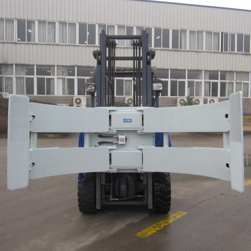 Xe nâng kẹp cuộn