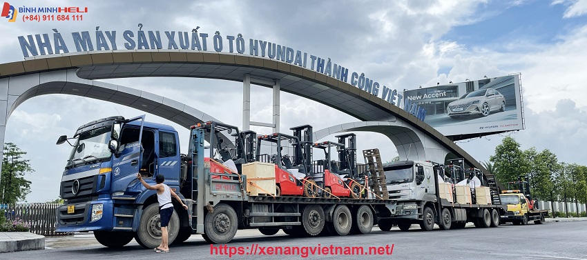 bàn giao lô xe nâng điện lithium 2.5 tấn cho ô tô thành công
