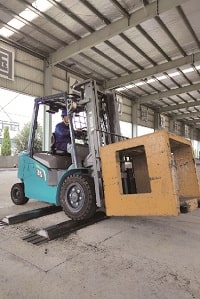 Hoạt động ổn định xe nâng điện 3 tấn
