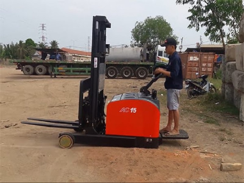 đứng lái 1.5 tấn