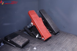 Chân Điều Khiển Xe nâng đứng lái 2.5 tấn