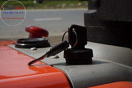 khởi động xe nâng tay điện 3 tấn