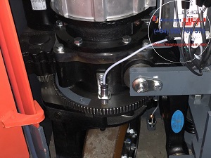 Bánh xe và motor di chuyển Bánh xe và motor di chuyển