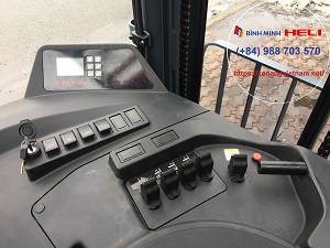 Hệ thống điều khiển xe nâng reach truck Hệ thống điều khiển xe nâng reach truck
