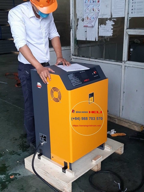 Bình Sạc Xe Nâng Điện Lithium 2.5 Tấn 