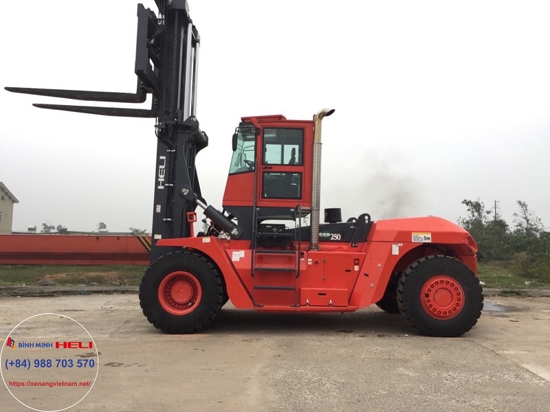 xe nâng hạng nặng hiệu Heli