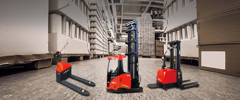 xe nâng điện nhà kho