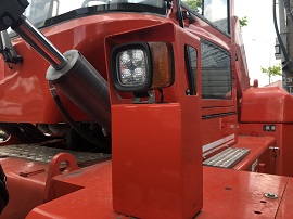 Hệ thống chiếu sáng xe nâng dầu 13.5 tấn 