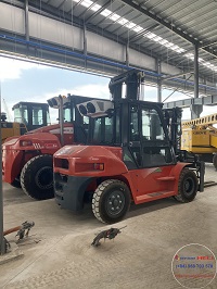mặt hông phải xe nâng heli 16 tấn