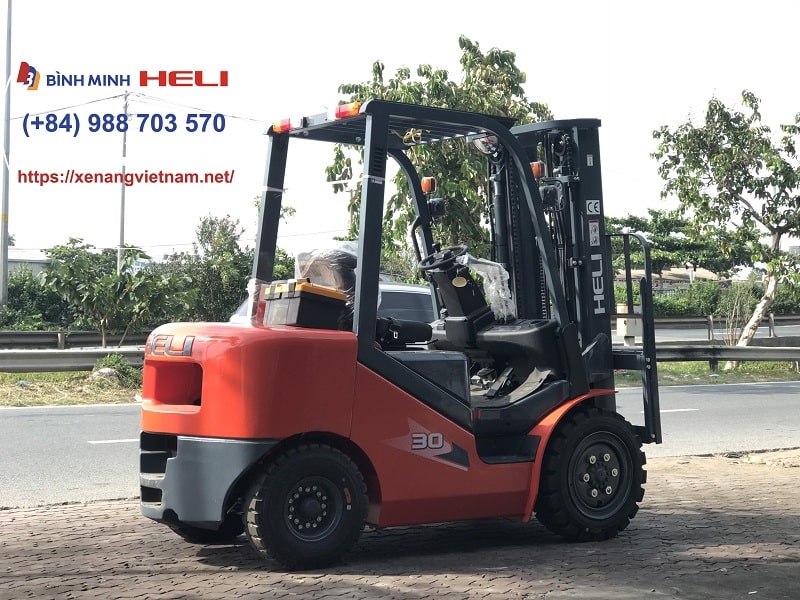 xe-nang-dau-heli-3-tan