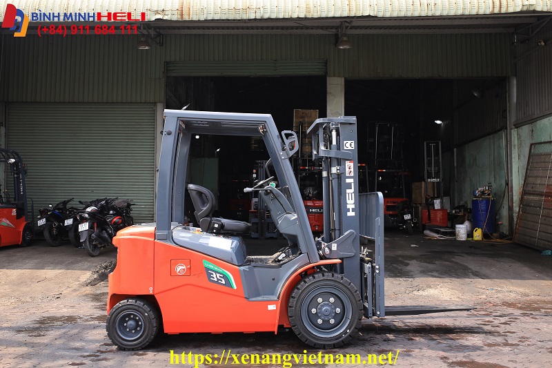 xe-nang-dien-3-tan-ngoi-lai-lithium