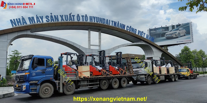 bàn giao xe nâng điện lithium 3 tấn