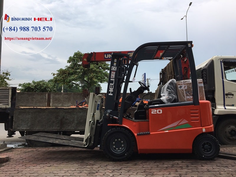 bộ công tác push pull trên xe nâng điện