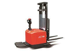xe nâng điện đứng lái