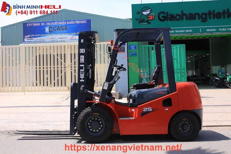 Xe Nâng HELI 2.5 Tấn