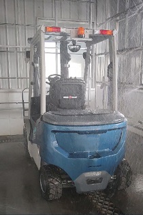 chống nước IPX4 trên xe nâng điện lithium-ion1.5 tấn