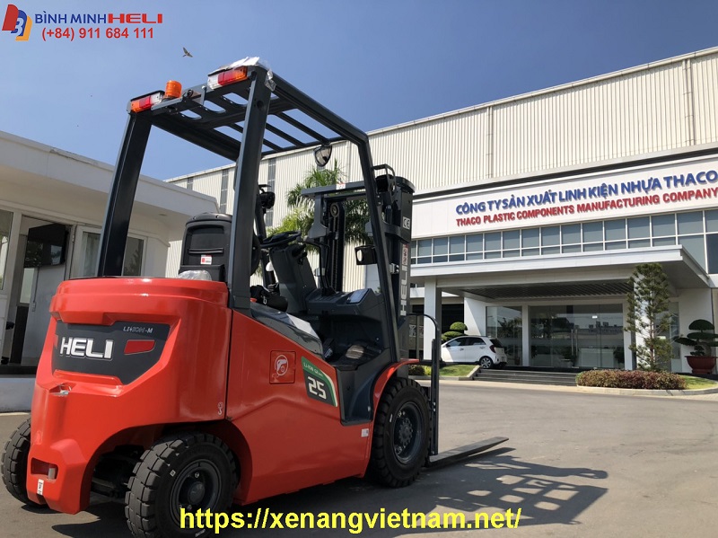Khách hàng Thaco ủng hộ xe nâng điện Lithium-ion