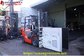 Xe kẹp thùng carton Xe kẹp thùng carton