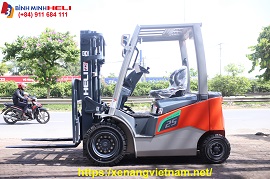 xe nâng điện ngồi lái