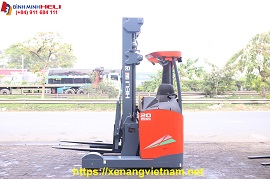 xe nâng điện đứng lái