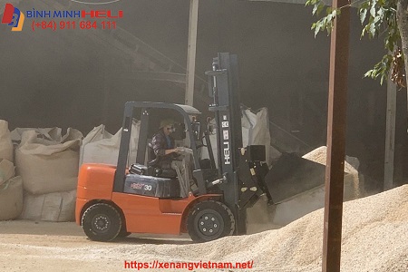 xe-nang-xuc-do-vlxd-tai-yen-bai xe-nang-xuc-do-vlxd-tai-yen-bai