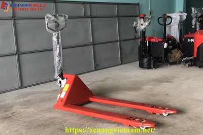 sử dụng xe nâng tay cơ khí 2 tấn