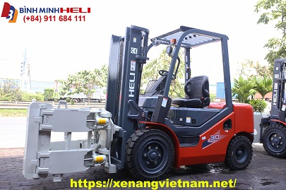 xe nâng kẹp giấy cuộn tại kcn mỹ phước 2