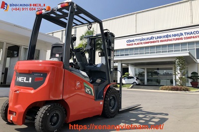 bàn giao xe nâng điện lithium 2.5 tấn cho Thaco bàn giao xe nâng điện lithium 2.5 tấn cho Thaco