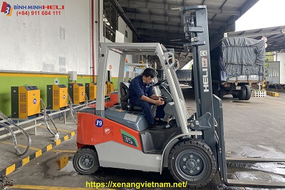 cho thue xe nâng điện ngồi lái 3.5 tấn cho thue xe nâng điện ngồi lái 3.5 tấn