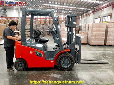Xe Nâng Điện Lithium 2.5 Tấn Xe Nâng Điện Lithium 2.5 Tấn