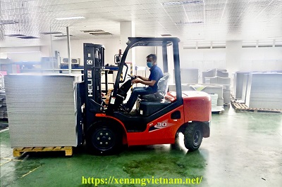 xe nâng dầu 3 tấn heli tại kcn đồng xoài