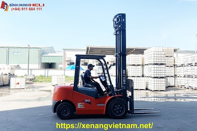 xe nâng dầu sản xuất phân bón