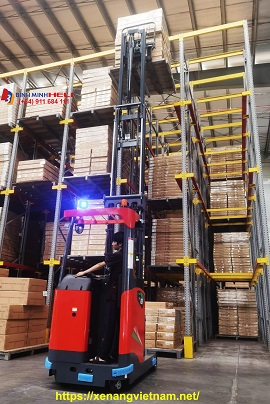 xe nâng điện đứng lái 1.8 tấn