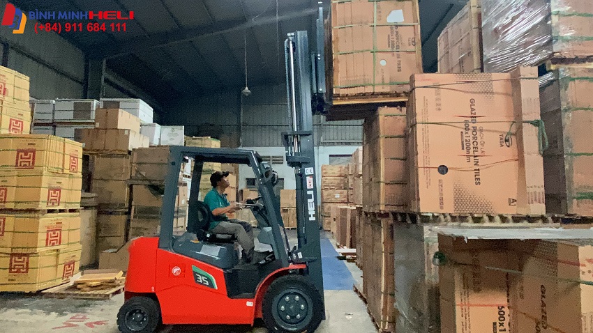 xe nâng điện Heli 3.5 tấn tại Thanh Long Group xe nâng điện Heli 3.5 tấn tại Thanh Long Group