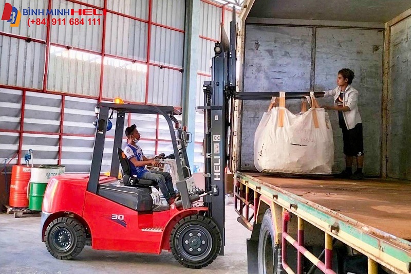 xe nâng dầu 3.5 tấn sản xuất bột đá tại Soklu