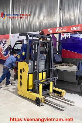 xe nâng komatsu 1.5 tấn FB15RL