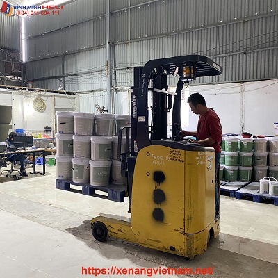 sử dụng xe nâng điện komatsu 1.5 tấn