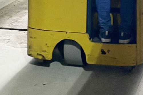 bánh pu xe nâng điện đứng lái komatsu 1.5 tấn