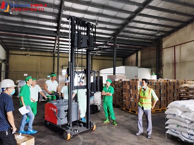 Xe nâng HELI tại Nutrifood