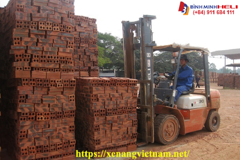 Xe nâng Cũ Tại Lò Gạch