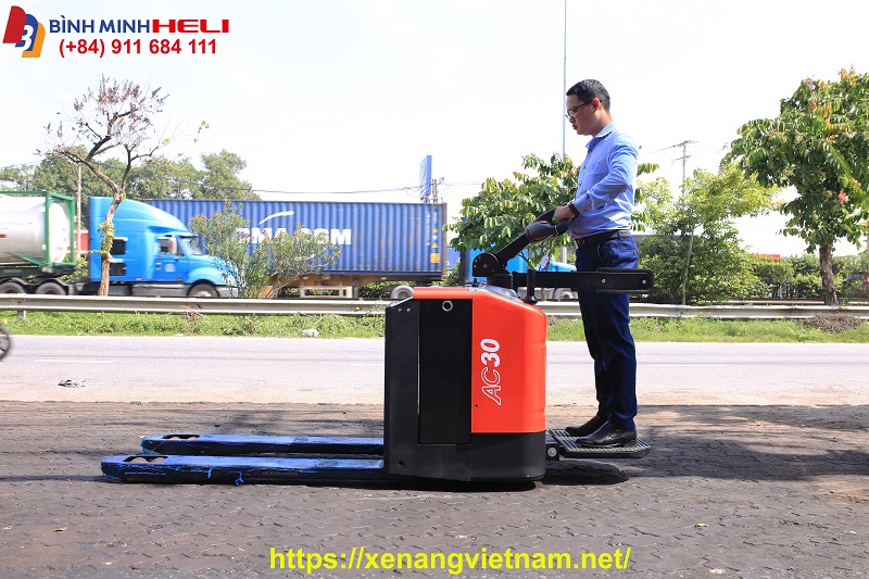 Xe Nâng Tay Điện 3 Tấn CBD30