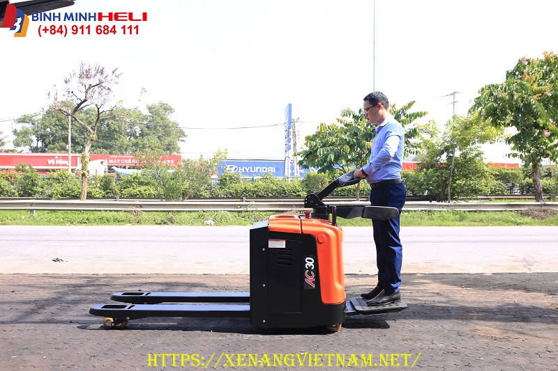 Cho Thuê Xe Nâng Tay Điện 3 Tấn HELi
