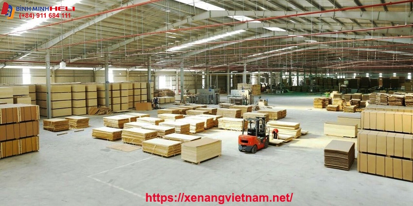 Xe Nâng HELI Tại Nhà Máy Gỗ Công Nghiệp Tại Bình Dương Xe Nâng HELI Tại Nhà Máy Gỗ Công Nghiệp Tại Bình Dương