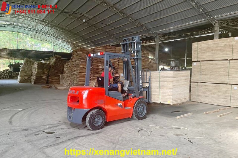 Xe Nâng Gỗ Ván Ép Xe Nâng Gỗ Ván Ép