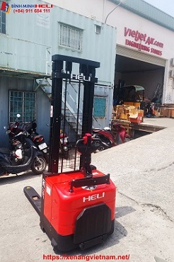 Xe Nâng HELI Tại Sân Bay Tân Sơn Nhất