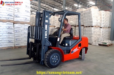 Xe Nâng Kiện Hạt Nhựa