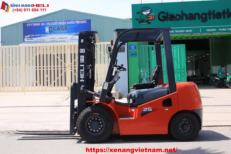 Xe Nâng HELI 2.5 Tấn 