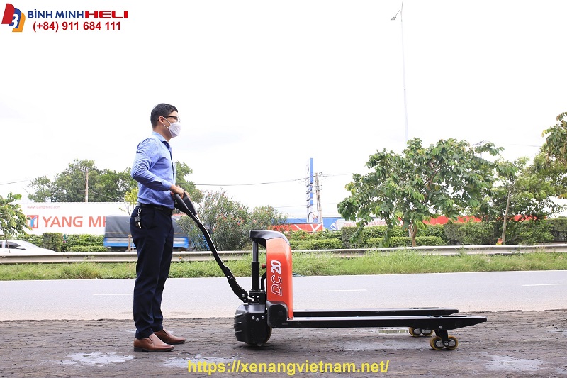Xe Nâng Tay Điện 2 Tấn